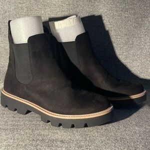 Chinese Laundry Piper Bootie. NEW